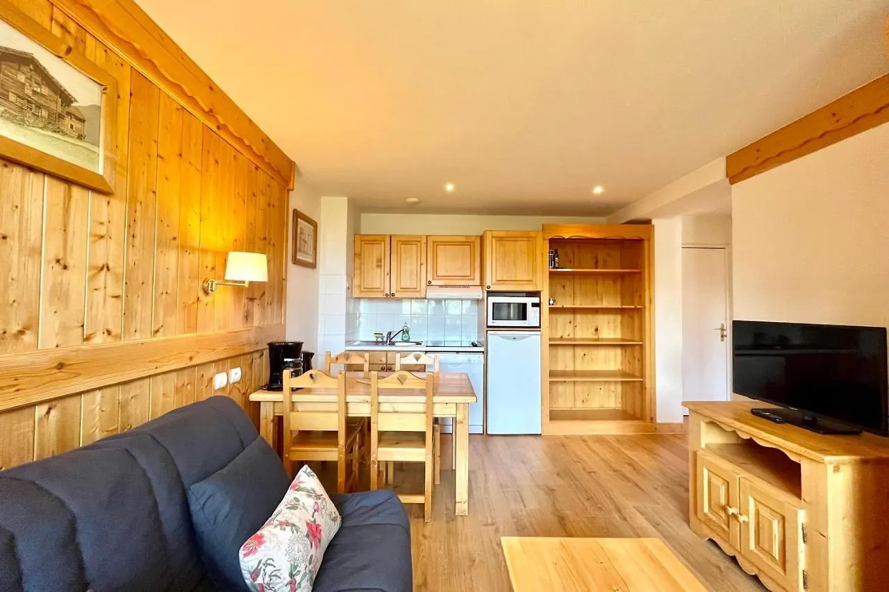 Apartment Cosy Chalet With Terrace Combloux